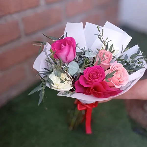 De La Amistad Al Romance color